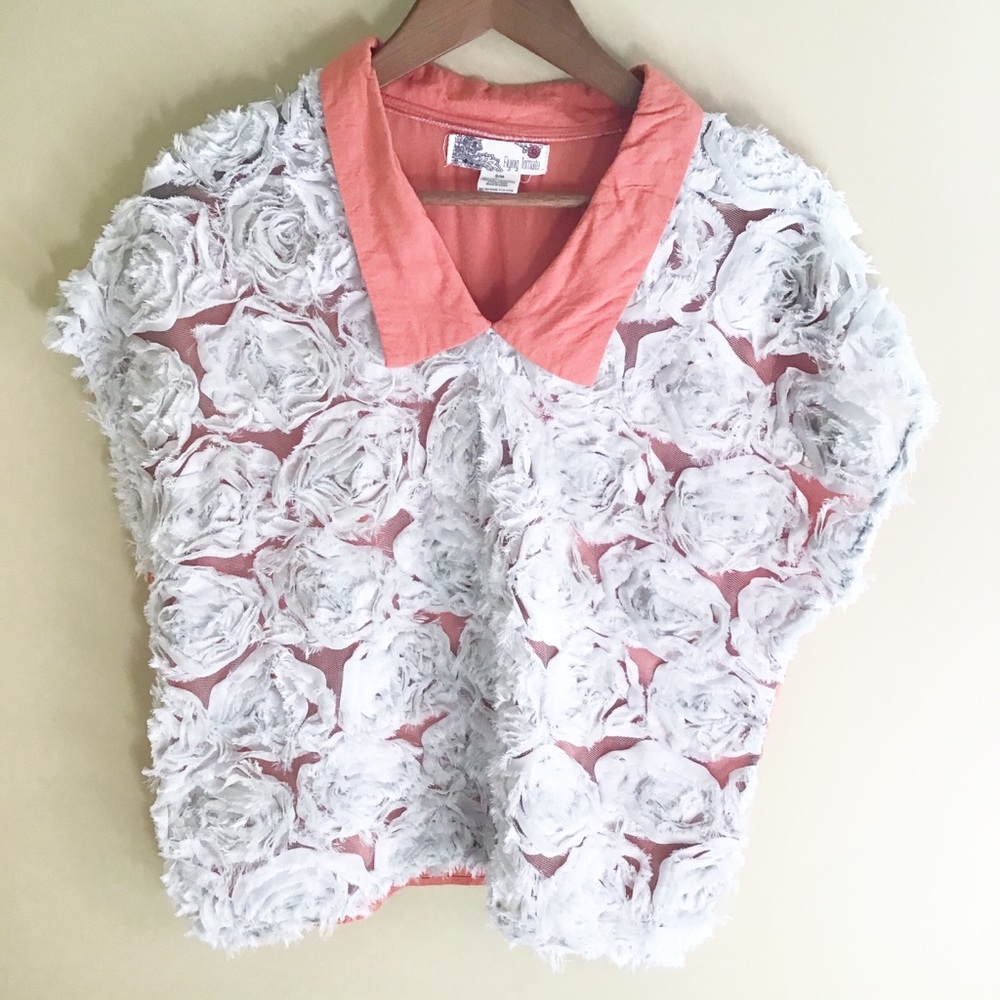 FLYING TOMATO Coral Textured Rose Lace Front Top